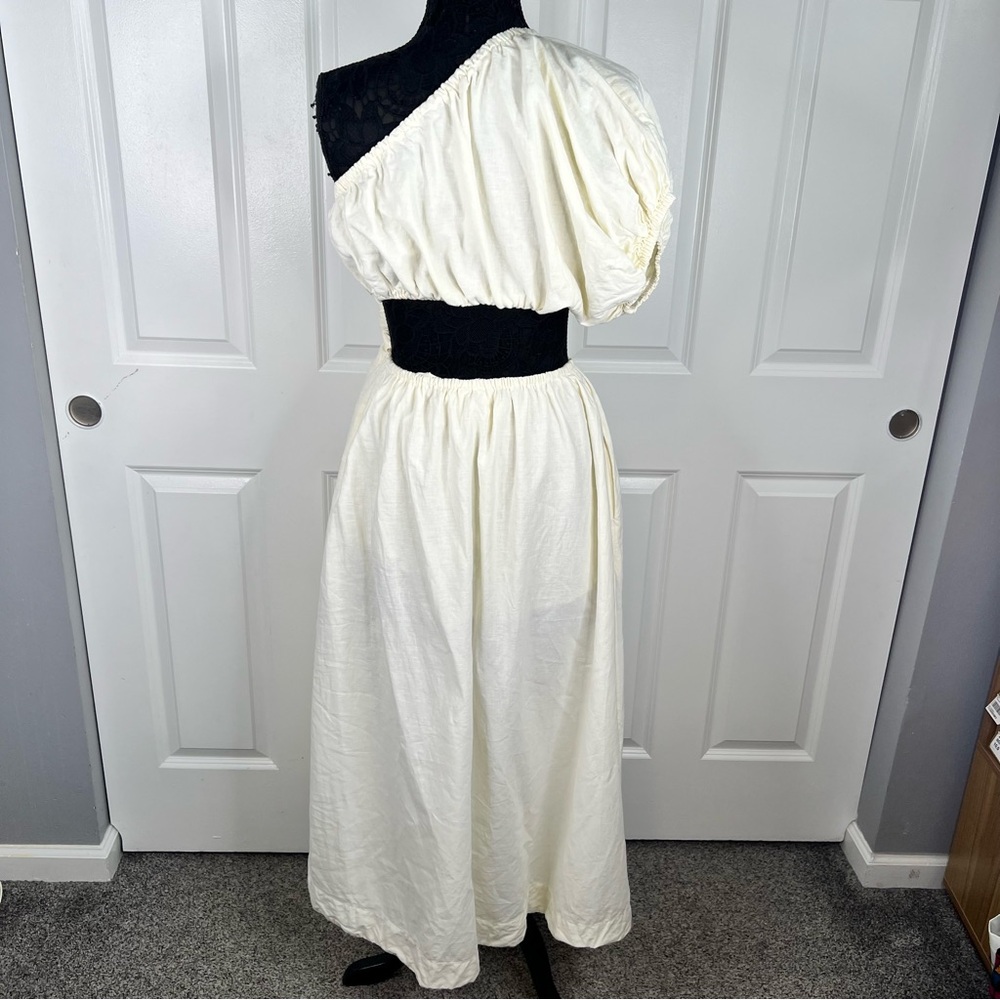 FARM Rio Cream One-Shoulder Cutout Maxi Dress - Picture 5 of 13